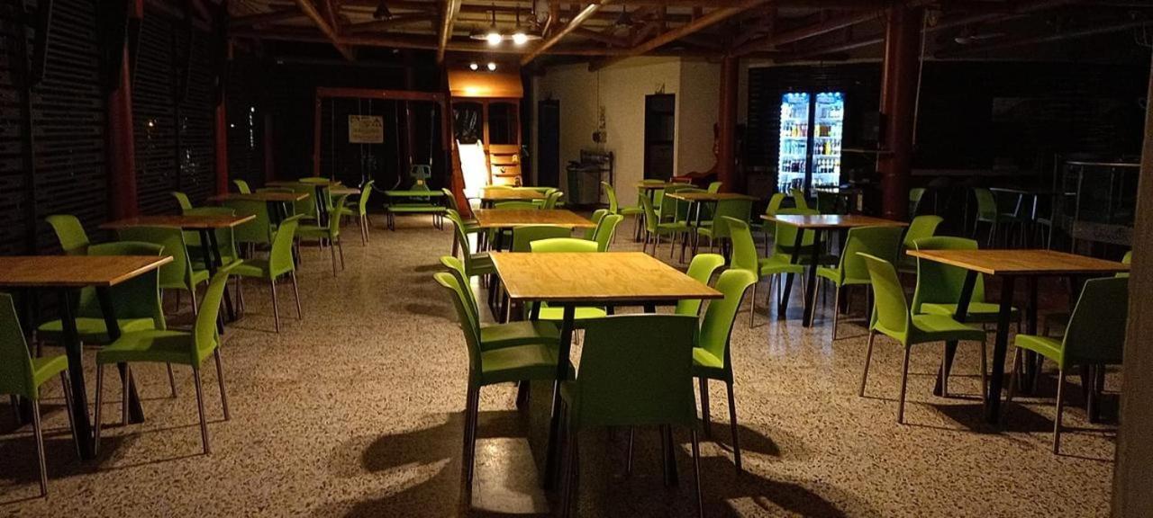 Hotel Chicala Salgar Puerto Salgar Kültér fotó